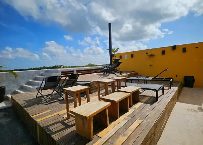 Cute And Cozy With Rooftop Pool *